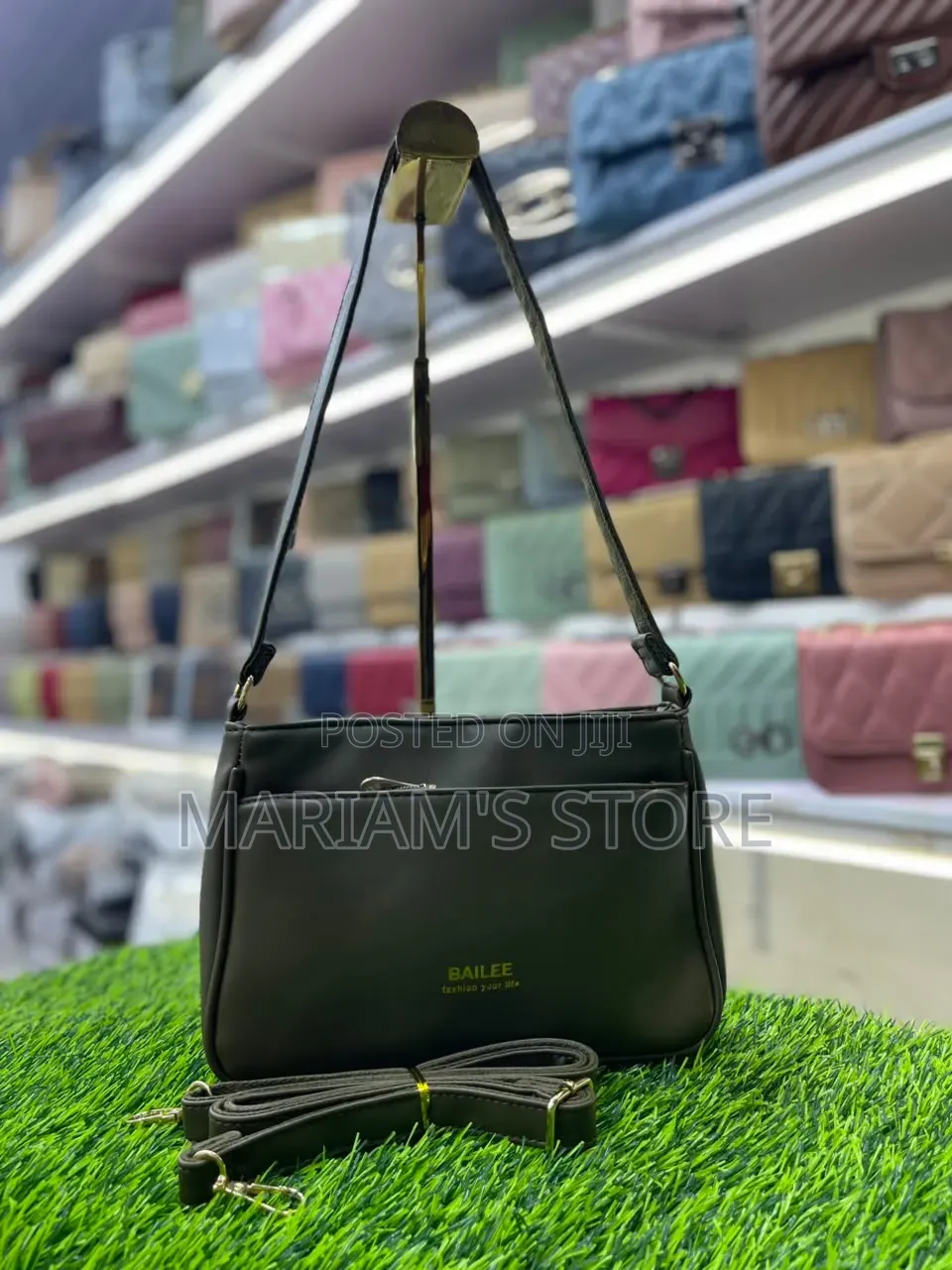 Bailee Shoulder Bag With a Gold-Tone Brand Log