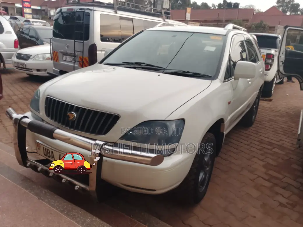 Toyota Harrier 1998 White