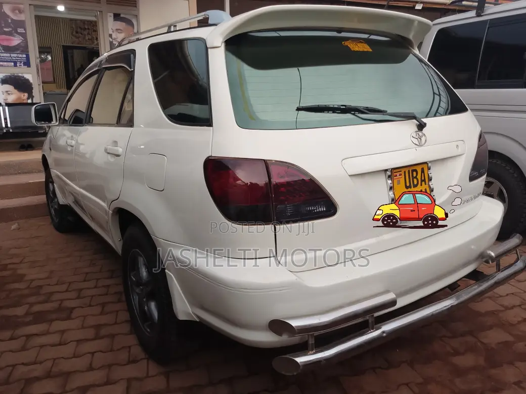 Toyota Harrier 1998 White