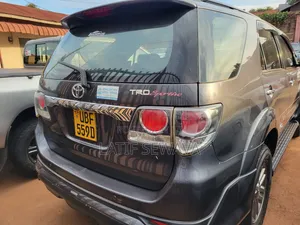 Toyota Fortuner 3.0 D RWD 2009 Gray