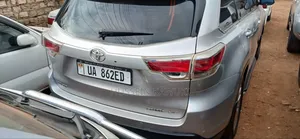 Toyota Kluger 2014 Silver