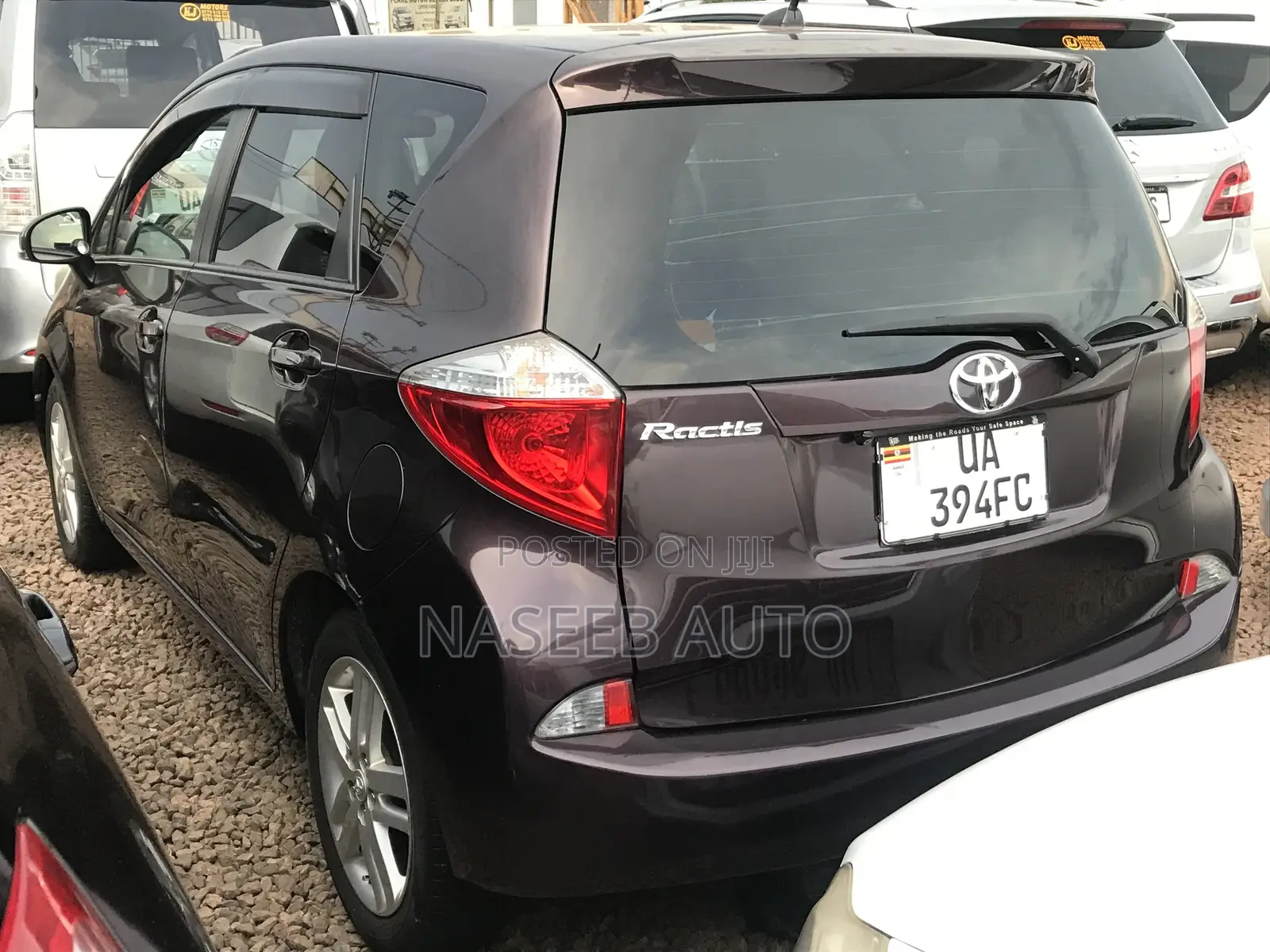 Toyota Ractis 2011 Maroon