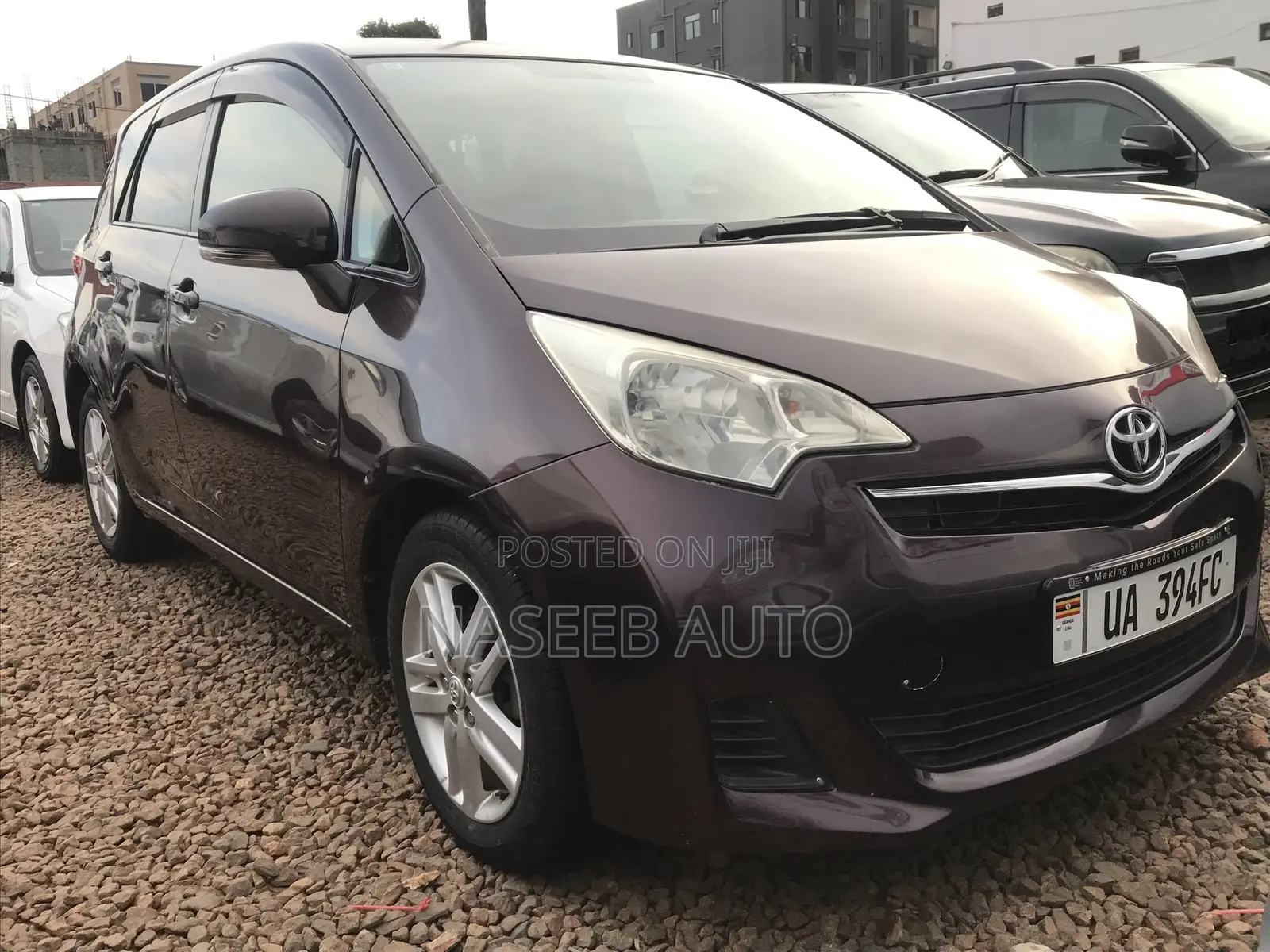 Toyota Ractis 2011 Maroon