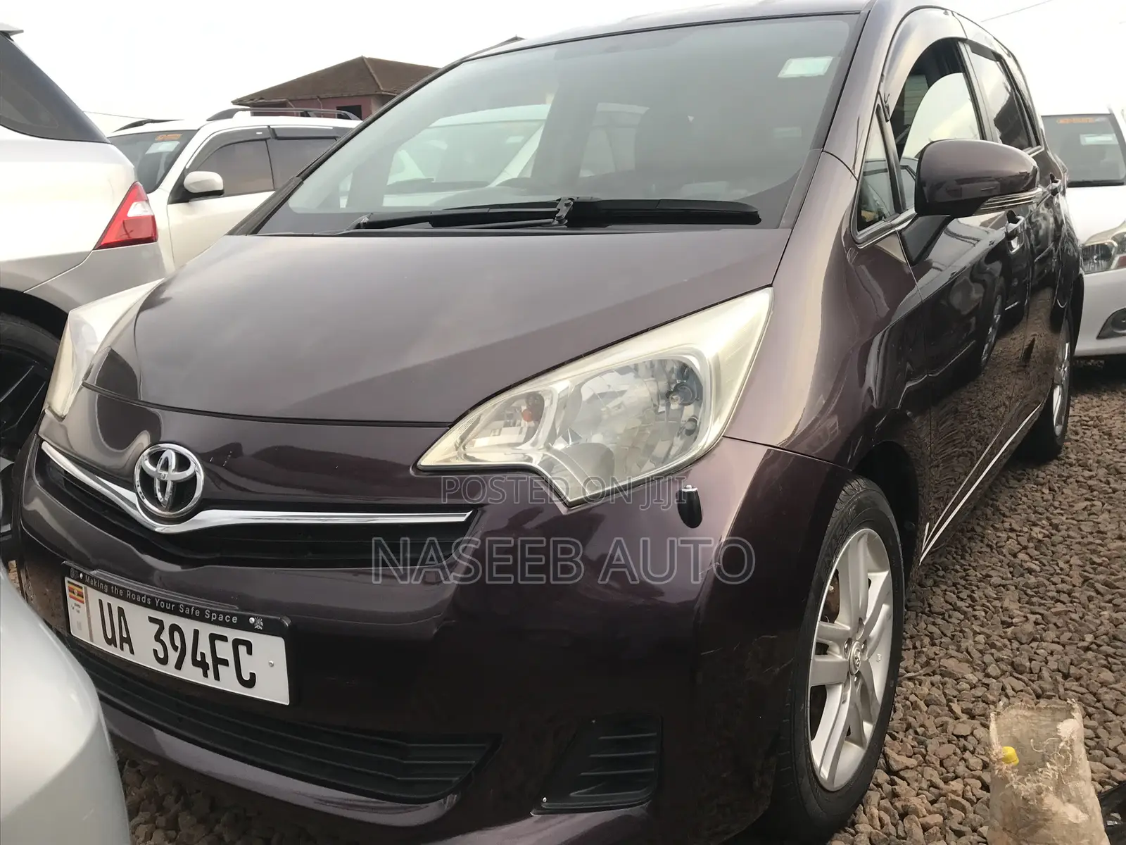 Toyota Ractis 2011 Maroon