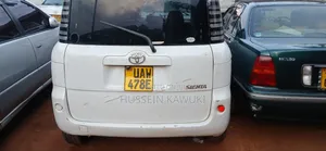 Toyota Sienta 2005 White