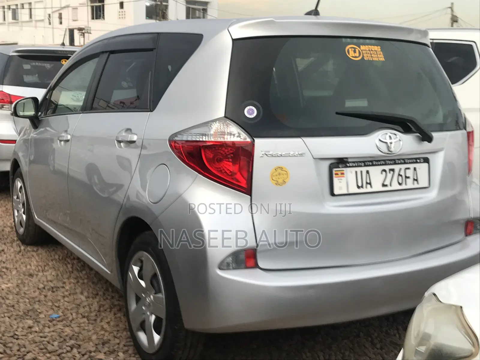 Toyota Ractis 2011 Silver