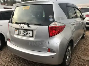 Toyota Ractis 2011 Silver