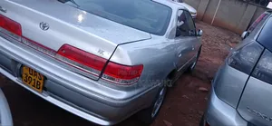 Toyota Mark II 2000 Silver