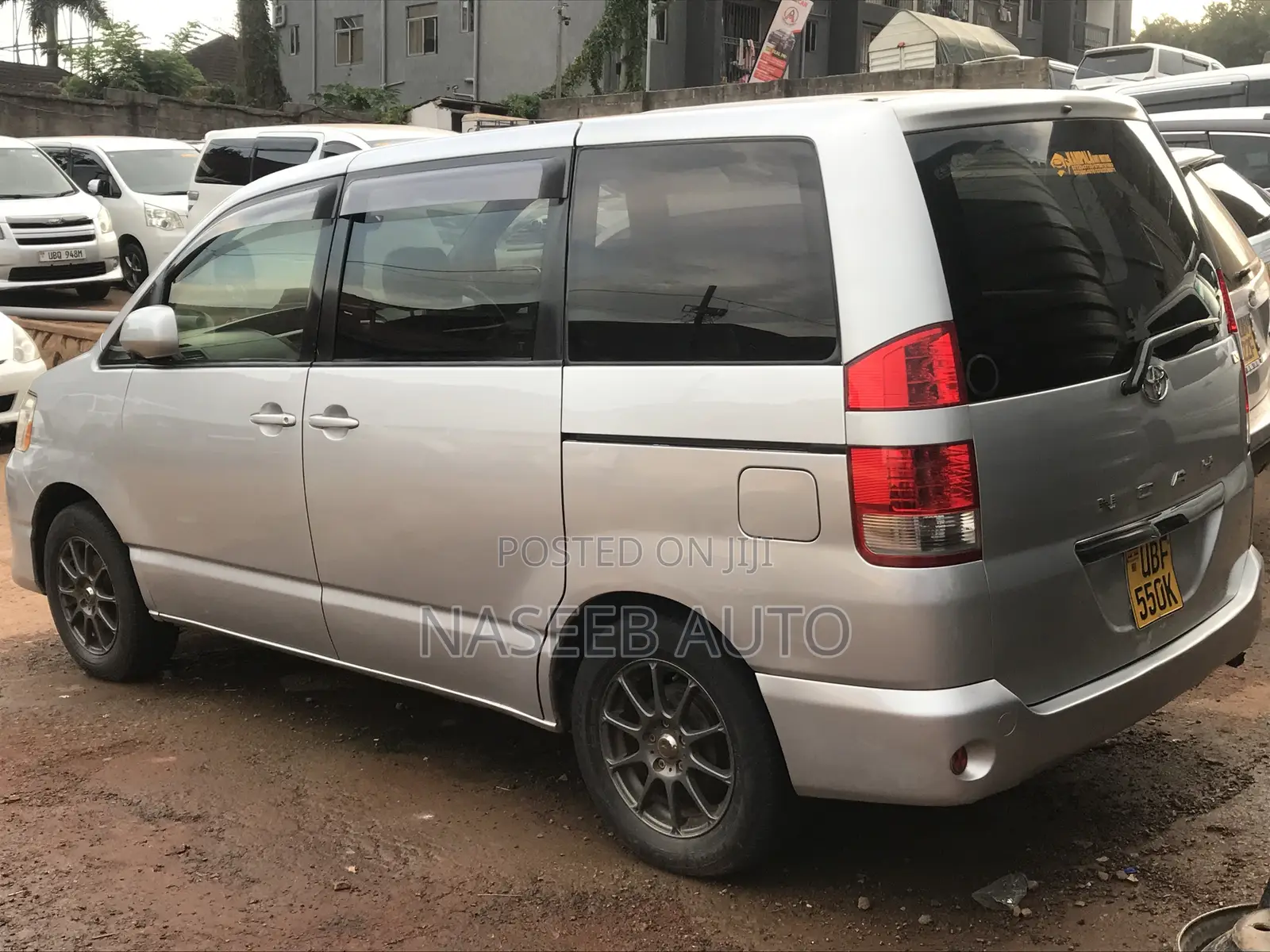 Toyota Noah 2006 Silver