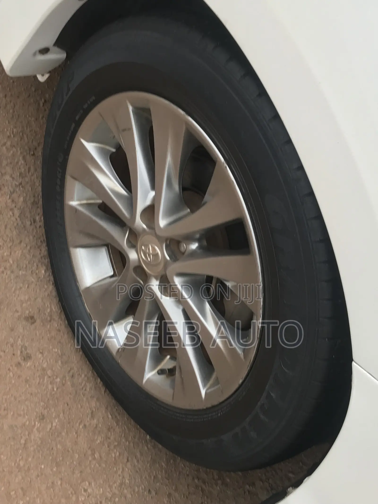 Toyota Vellfire 2009 White
