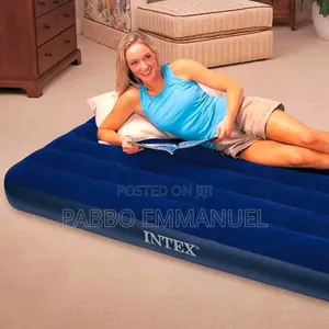 10 Inch Inflatable Intex Mattress With an an Air Pump