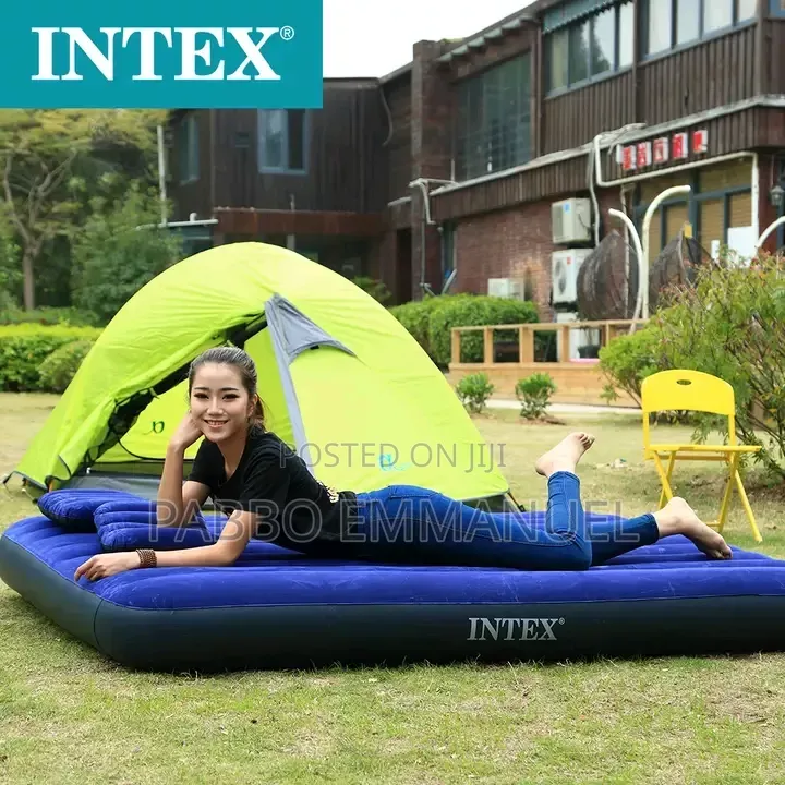 10 Inch Inflatable Intex Mattress With an an Air Pump