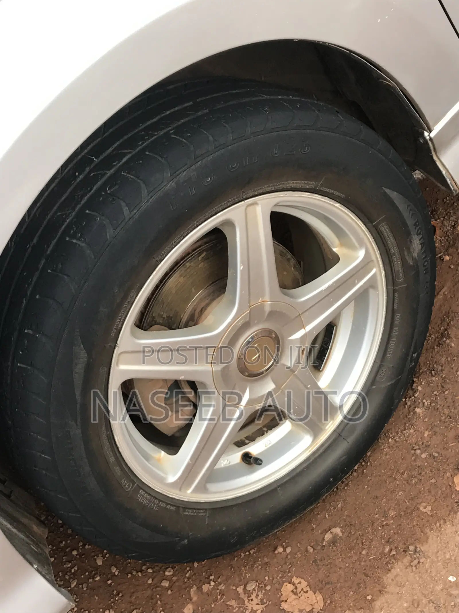 Toyota ISIS 2008 Silver