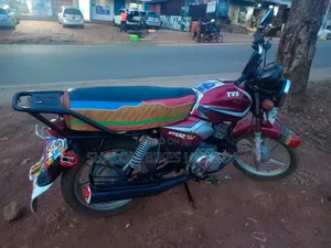 TVS HLX 125 2023 Red
