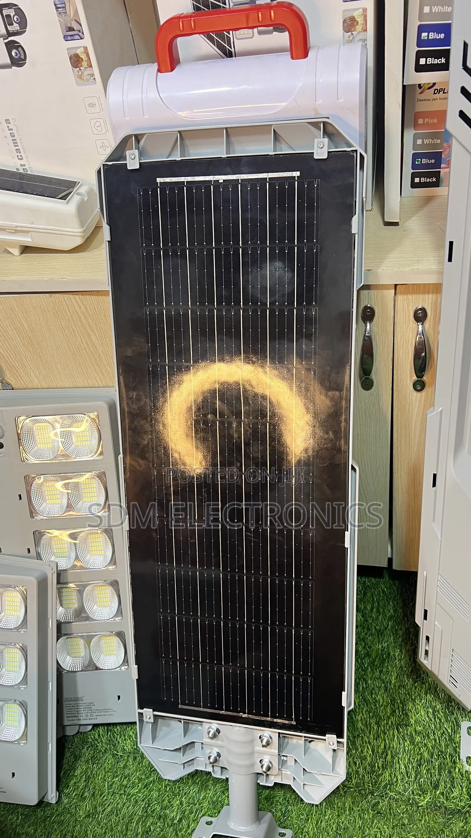 300w E7 Solar Street Light