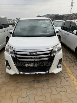 Toyota Noah 2.0 AWD (7 Seater) 2015 White