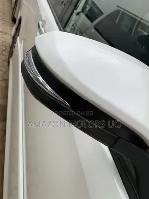 Toyota Noah 2.0 AWD (7 Seater) 2015 White