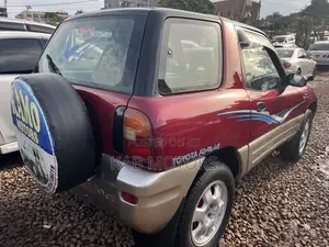 Toyota RAV4 Automatic 2000 Red