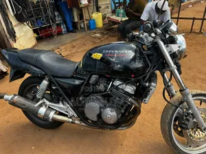 Honda CB 2010 Black