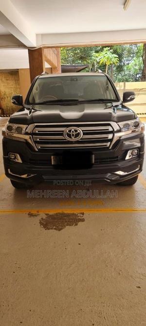 Prado Racks Toyota Land Cruiser Prado 4.0 Petrol GX-L 2013 Black - Mehreen Abdullah ...