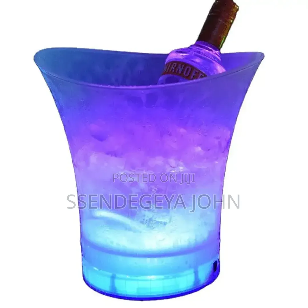 This White, Luminous Ice Bucket