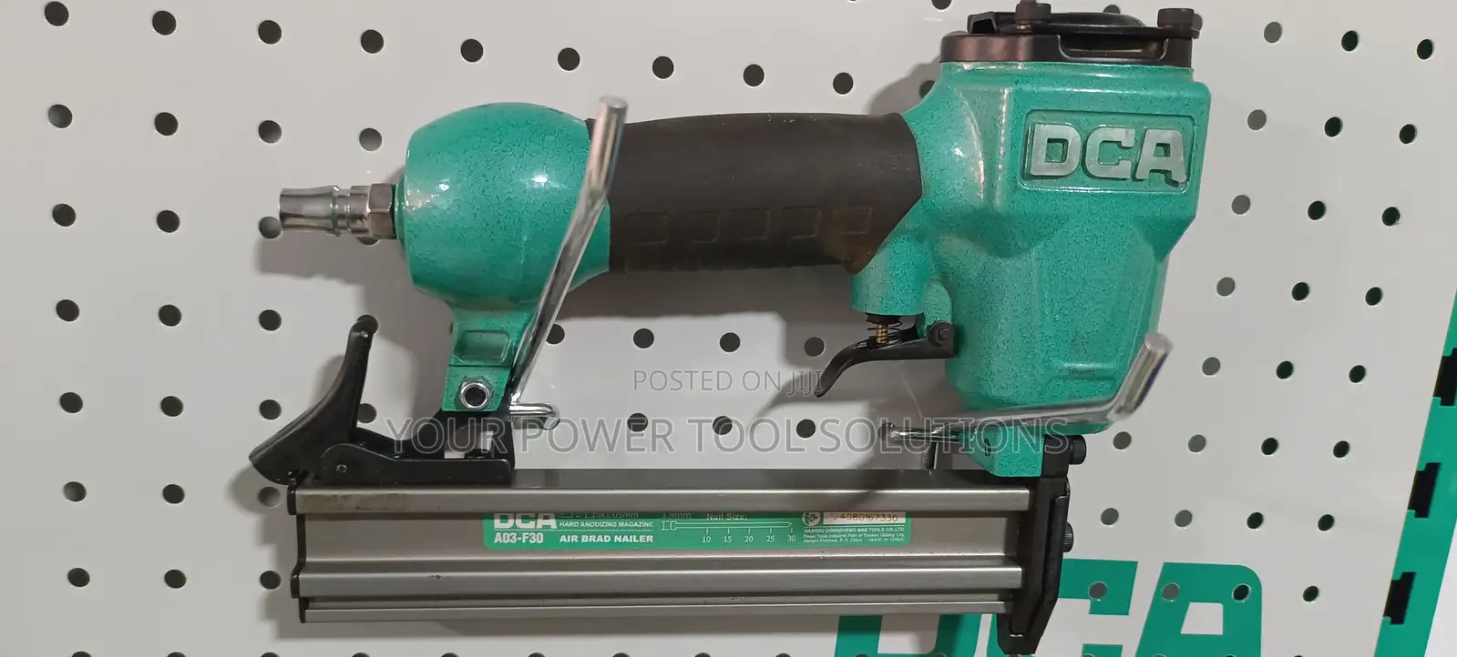 DCA AF30 (A03-F30) Pneumatic Air Brad Nailer