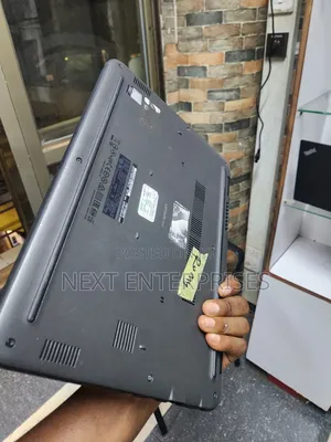 Laptop Dell Latitude 3300 4GB Intel Core i3 SSD 128GB