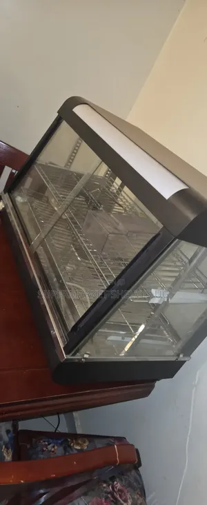 Food Warmer Used but Perfect Condition on Sale at 1.2m