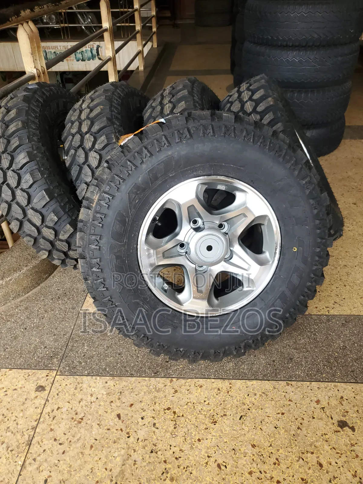 Land Cruiser Hard Top Size 16