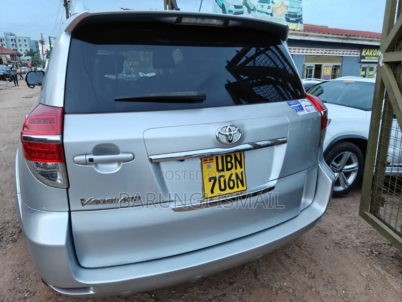 Toyota Vanguard 2011 Silver