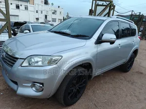 Toyota Vanguard 2011 Silver