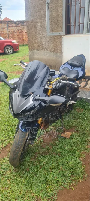 Yamaha R1 2012 Blue