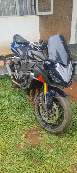 Yamaha R1 2012 Blue