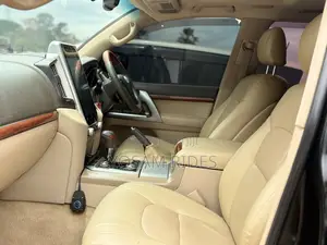 Toyota Land Cruiser 4.6 V8 ZX 2013 Black