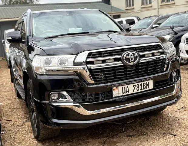 Toyota Land Cruiser 4.6 V8 ZX 2013 Black - Yosam Rides ▷ Price