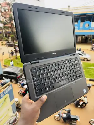 Laptop Dell Latitude 3300 4GB Intel Core i3 SSD 128GB