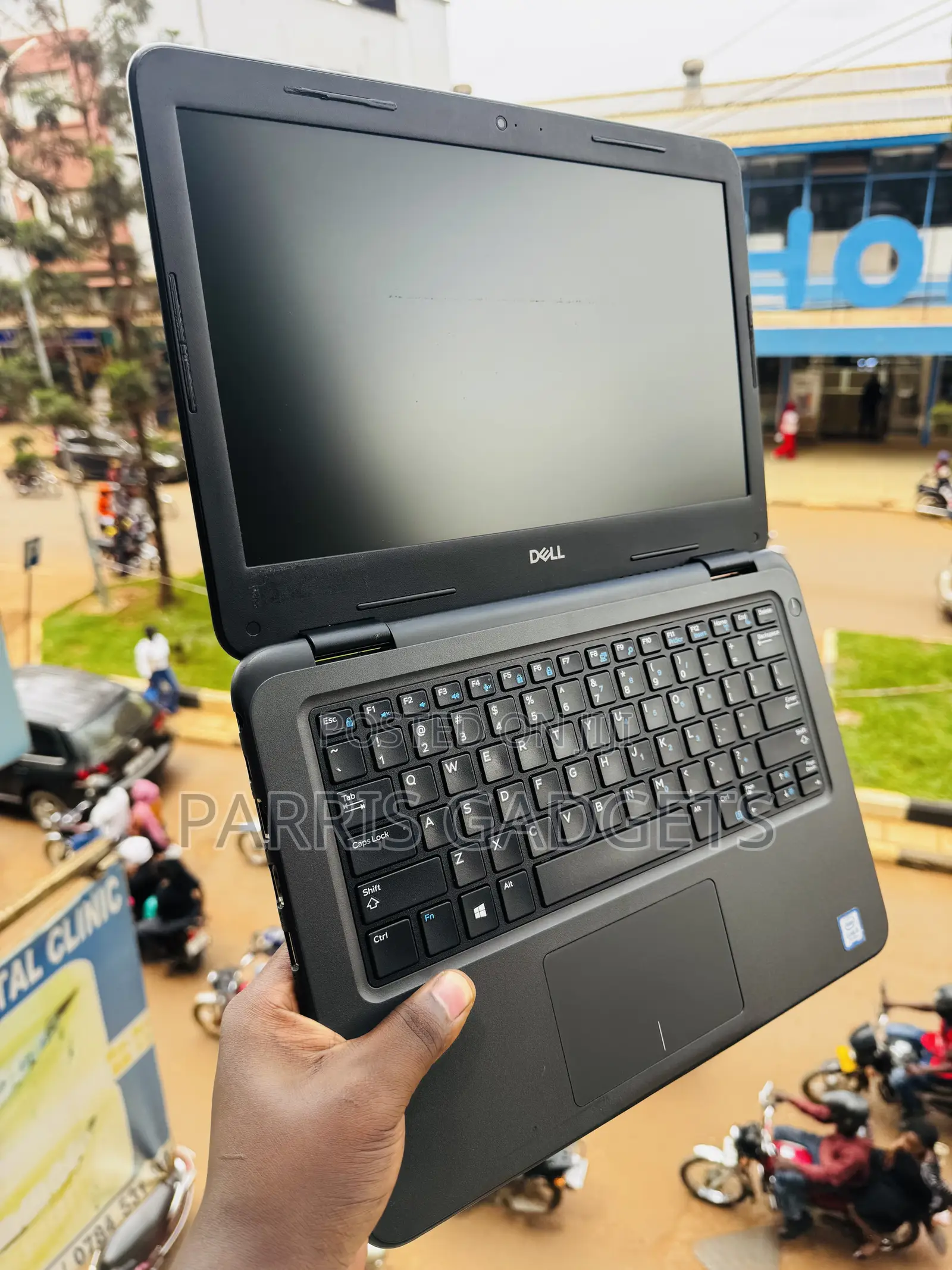 Laptop Dell Latitude 3300 4GB Intel Core i3 SSD 128GB