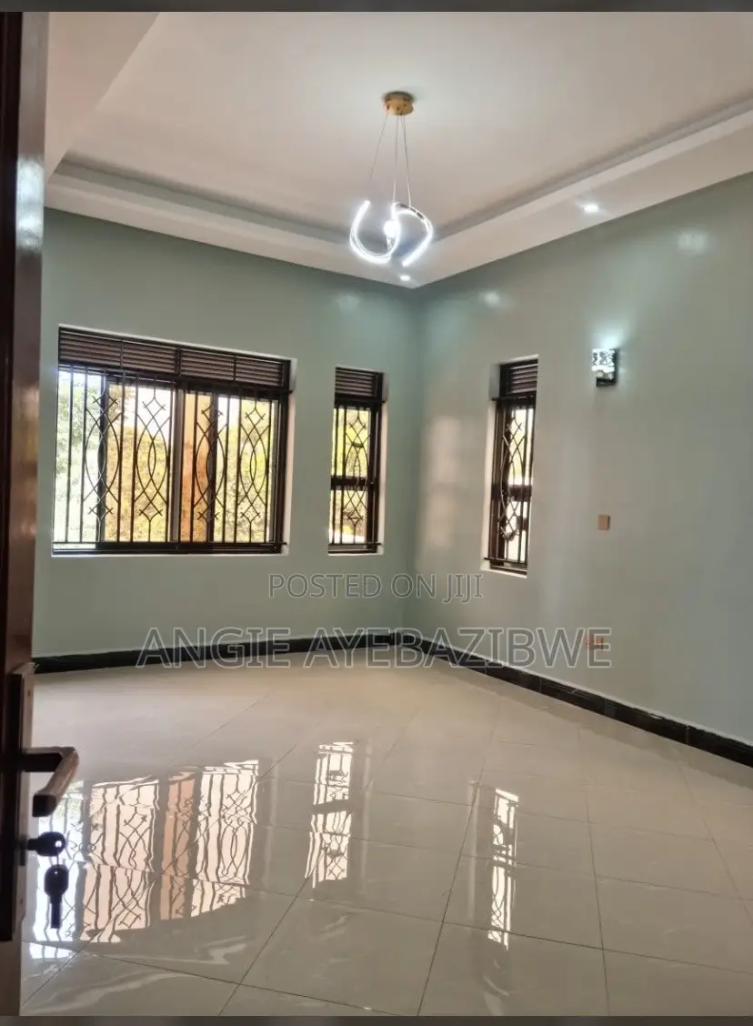 Furnished 6bdrm House in Kira for sale