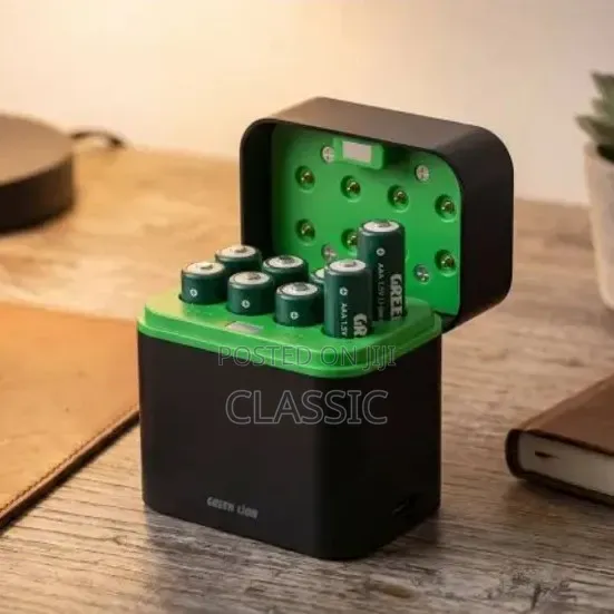 Green Lion Rechargeable 8×AAA Battery Dock USB-C