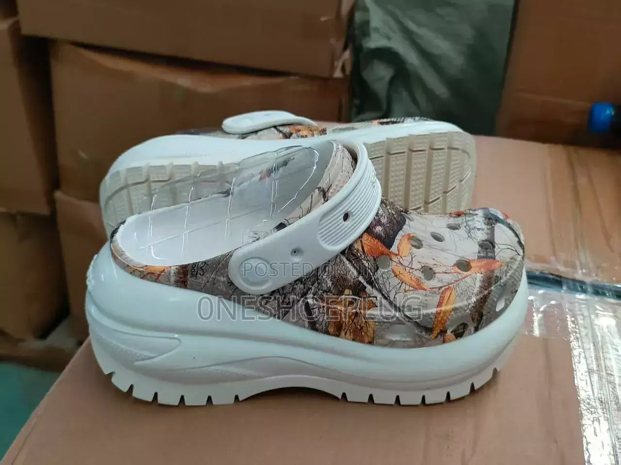 Mega Crocs