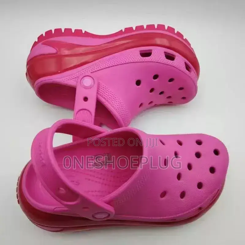 Mega Crocs