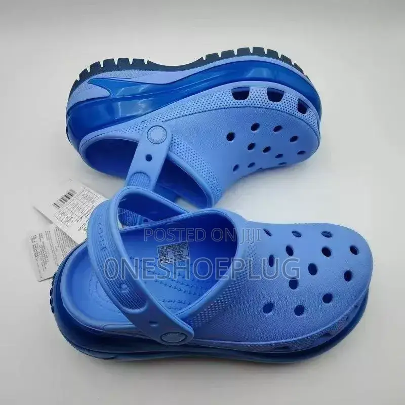 Mega Crocs