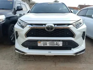 Toyota RAV4 XLE Premium FWD 2019 White