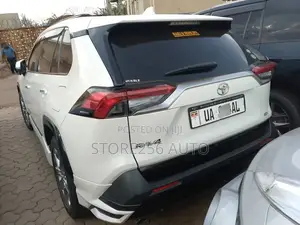 Toyota RAV4 XLE Premium FWD 2019 White