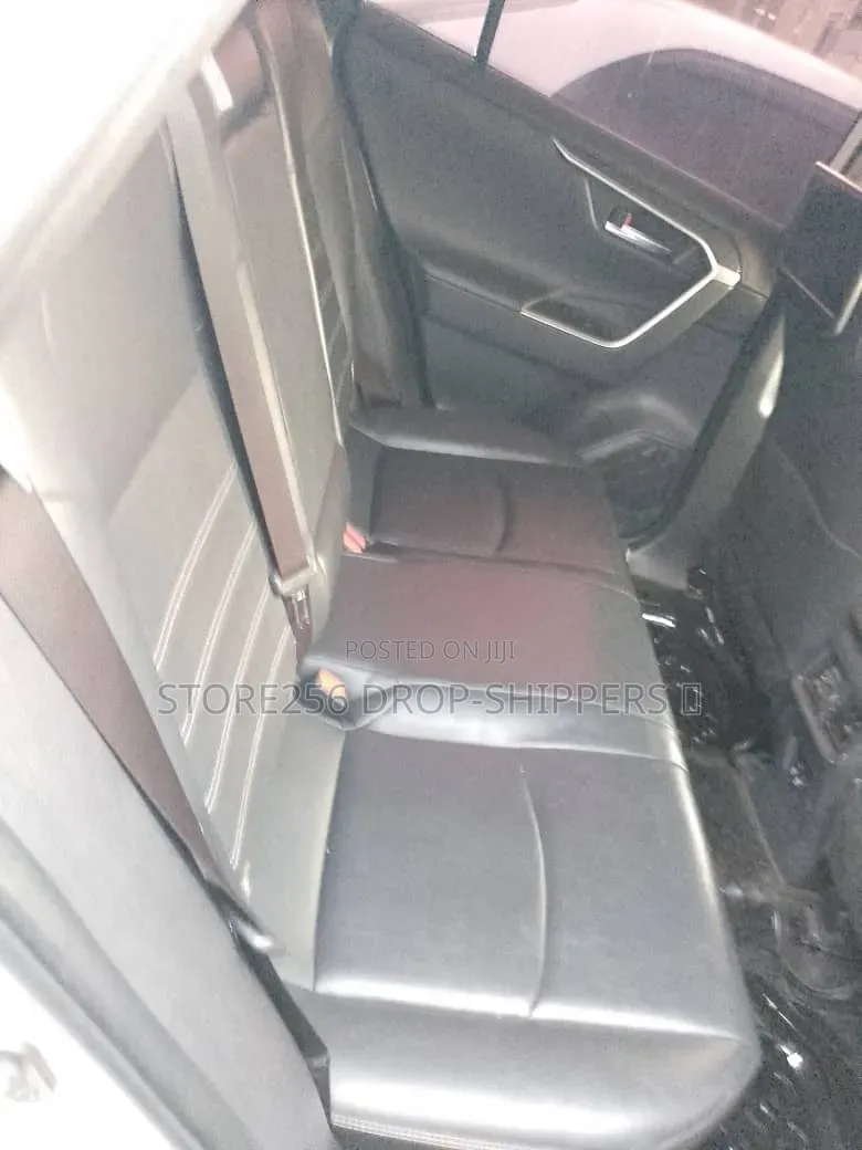 Toyota RAV4 XLE Premium FWD 2019 White