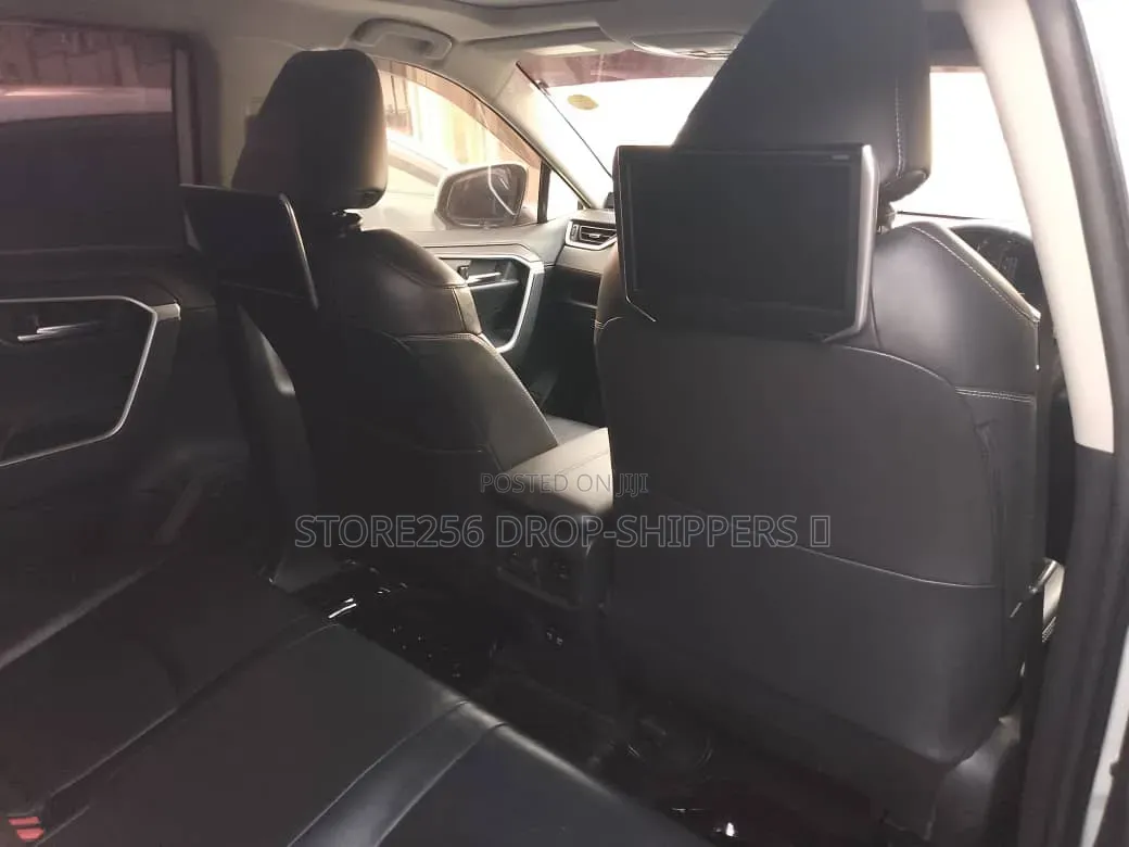 Toyota RAV4 XLE Premium FWD 2019 White