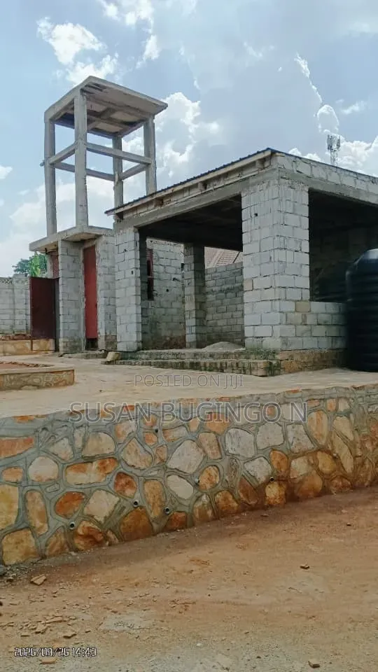 4bdrm Villa in Wakiso / Wakiso for sale