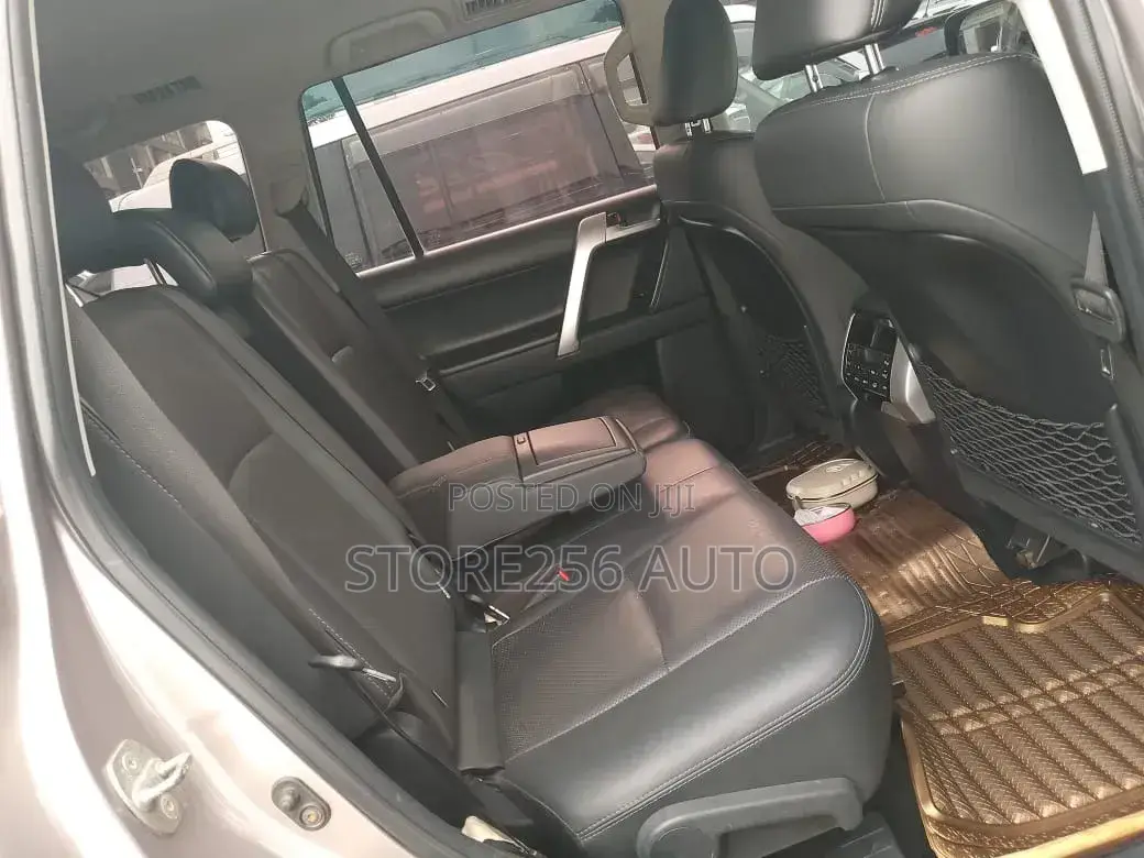 Toyota Land Cruiser Prado 2.7 2021 Silver