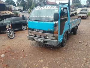 Isuzu Elf Canter