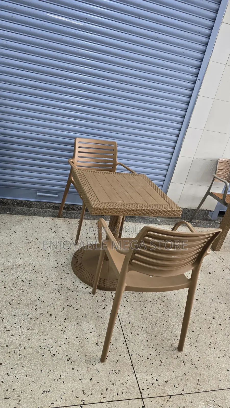 2 Seater Dining Plastic Table and Chairs for Bars,Garden, Restaurant